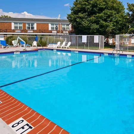 Clarion Inn Falls Church-Arlington Exteriér fotografie