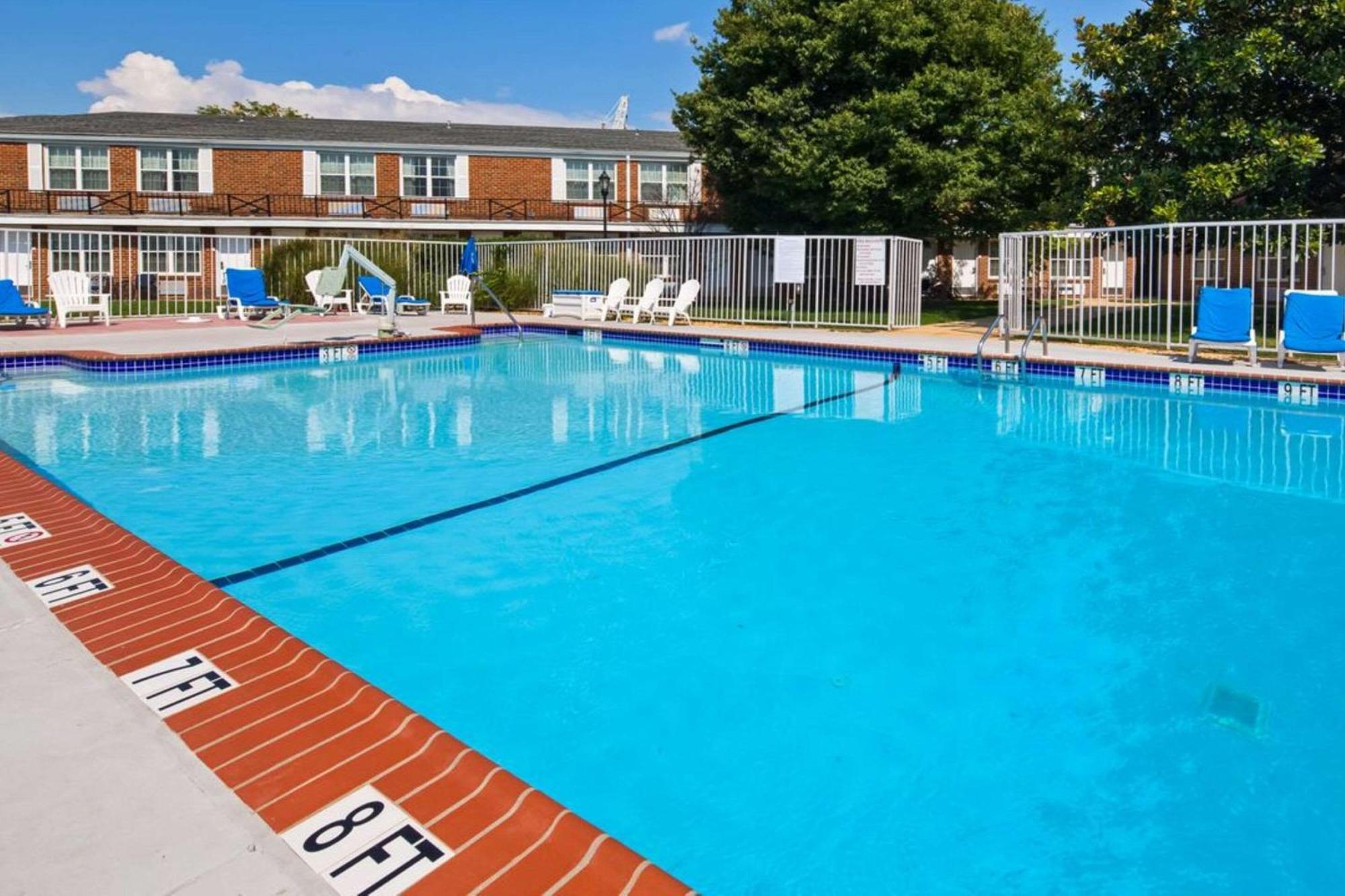 Clarion Inn Falls Church-Arlington Exteriér fotografie