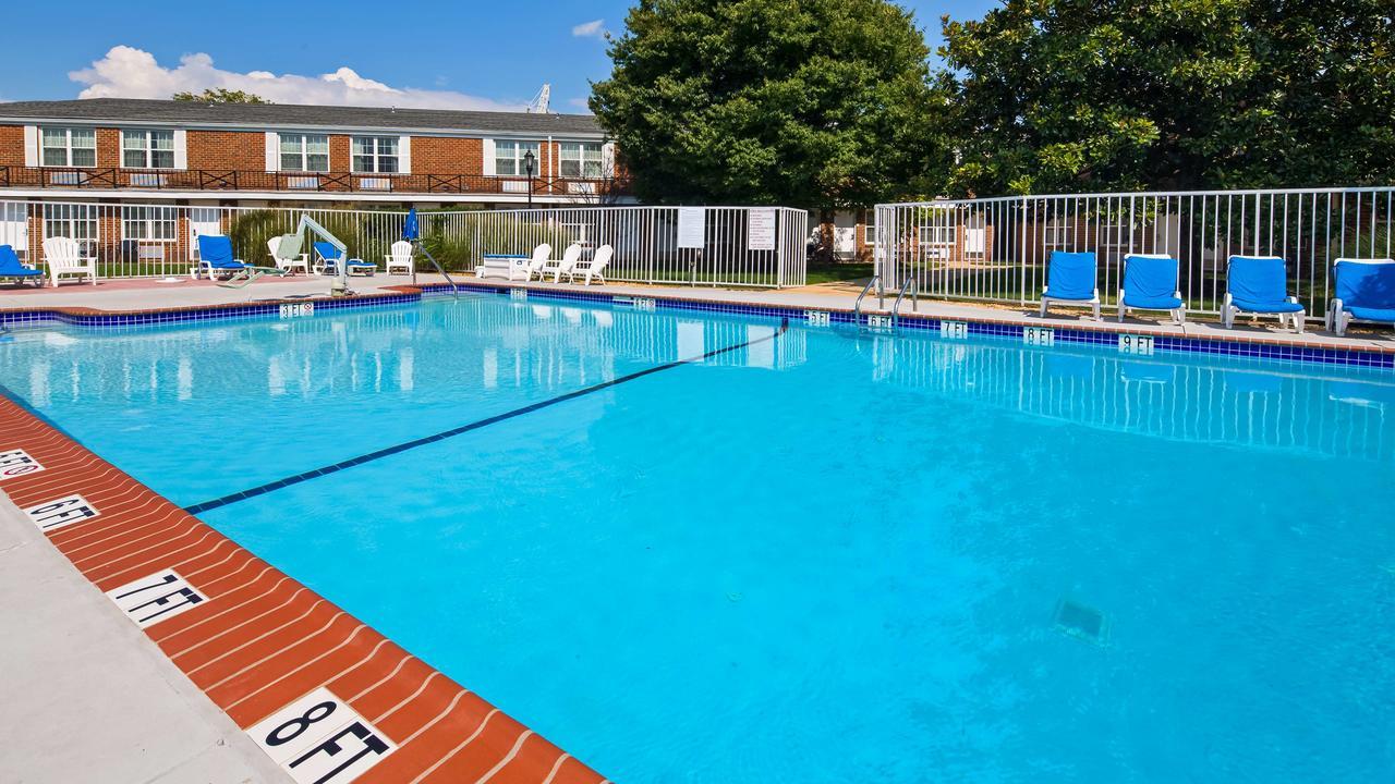 Clarion Inn Falls Church-Arlington Exteriér fotografie